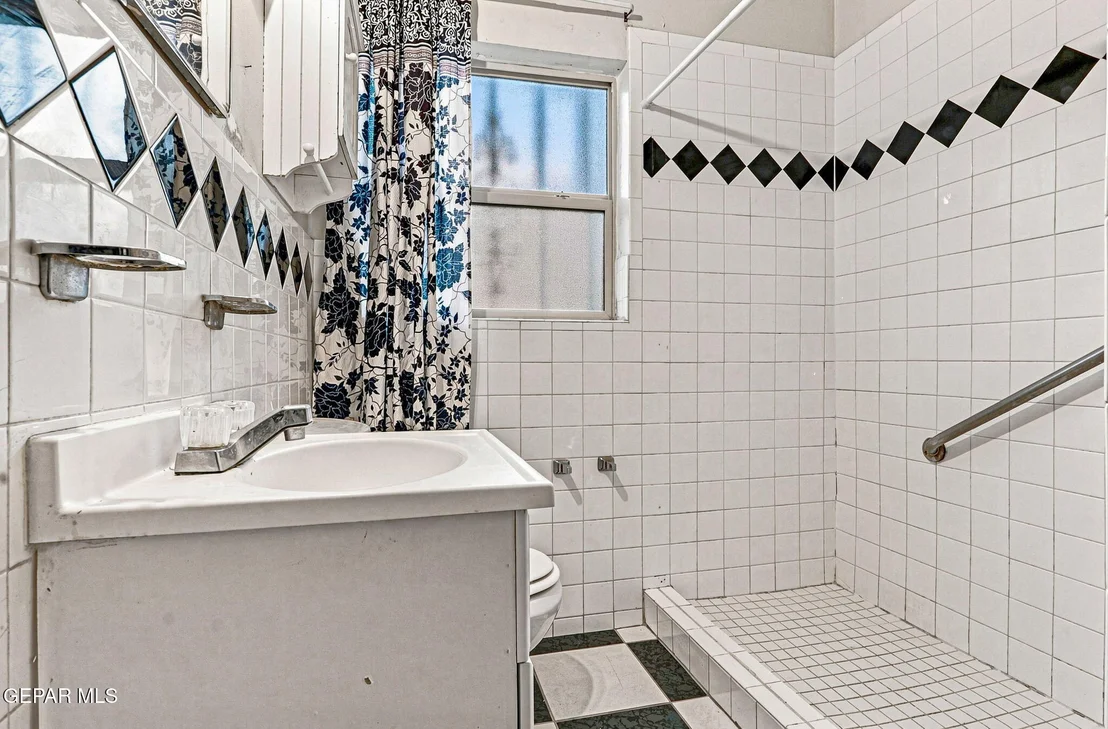 Photo of 637 Alicia Drive