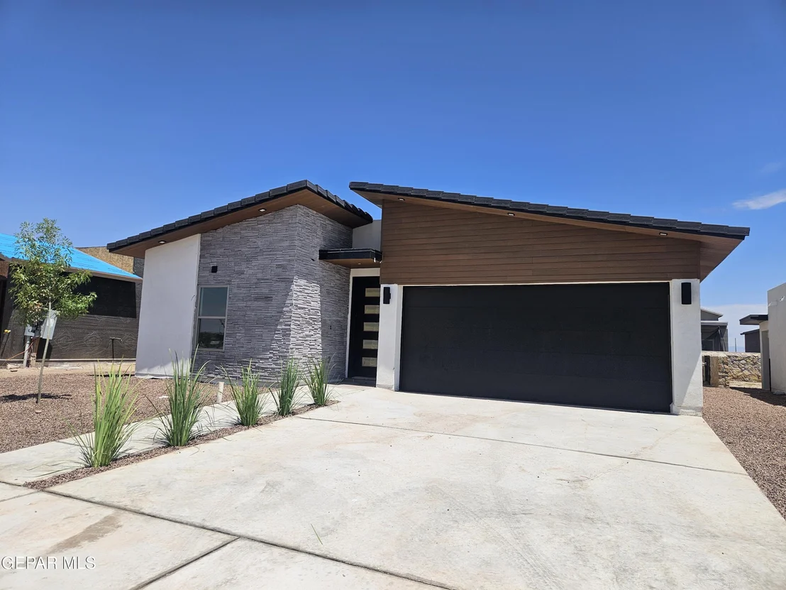 Photo of 933 ADA Lane