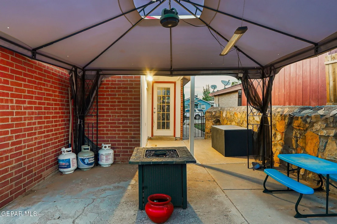 Photo of 11908 KINGS CREST Drive