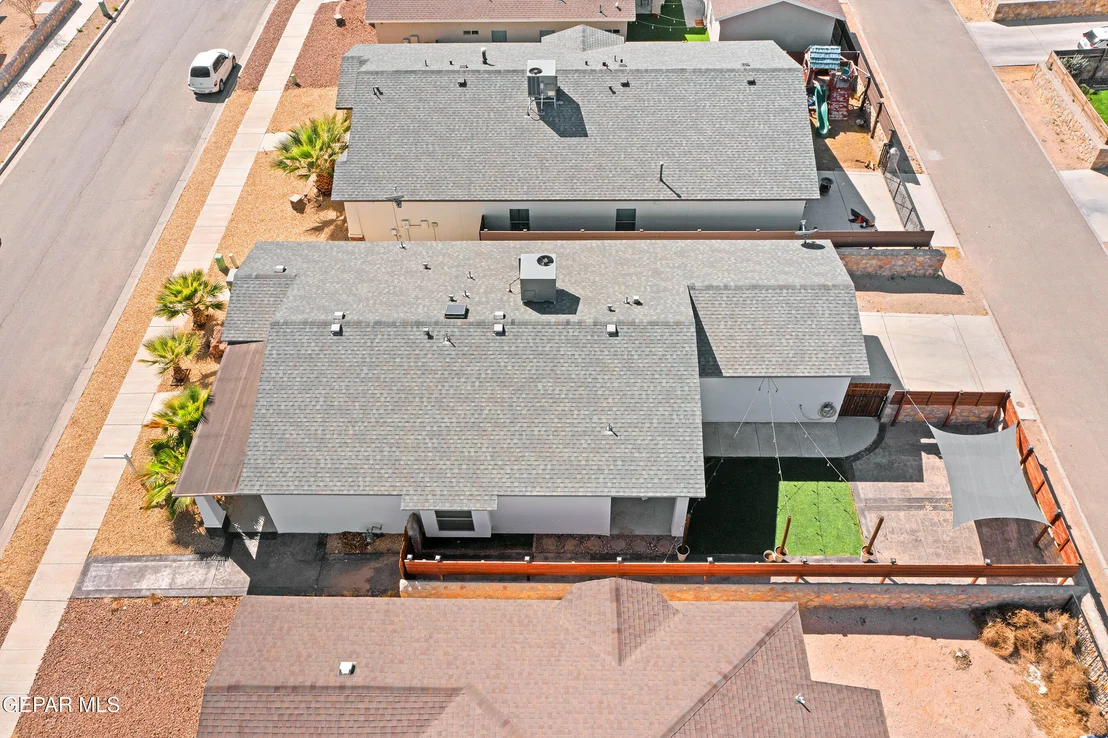 Photo of 2009 WILLIAM CAPLES Street