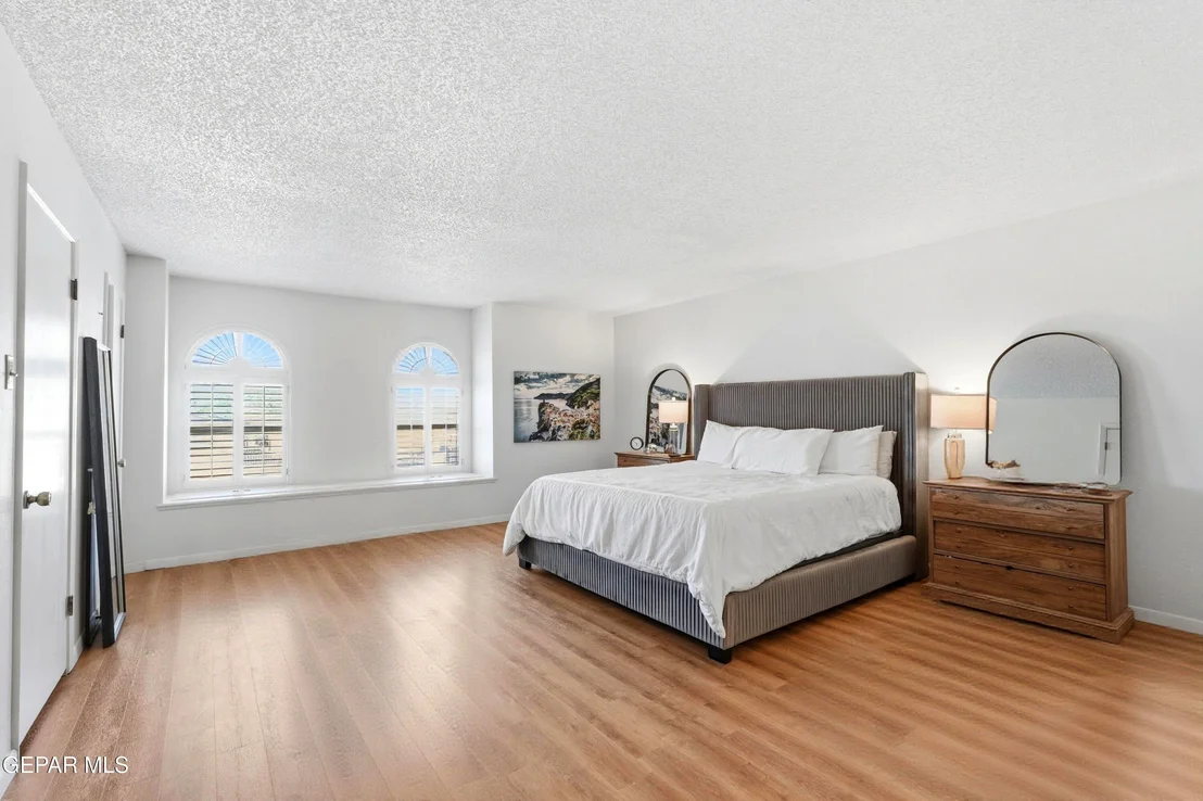 Photo of 6416 LOS ROBLES Drive