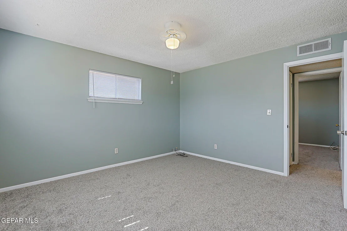 Photo of 7213 CLEMENTE Avenue
