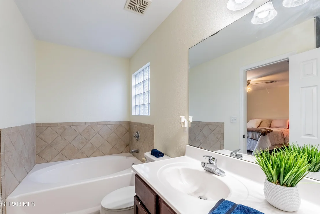 Photo of 11221 Northview Drive