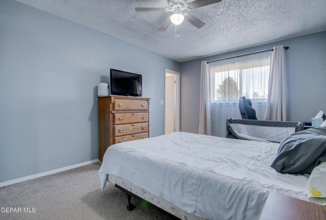 Photo of 5629 LONGVIEW Circle