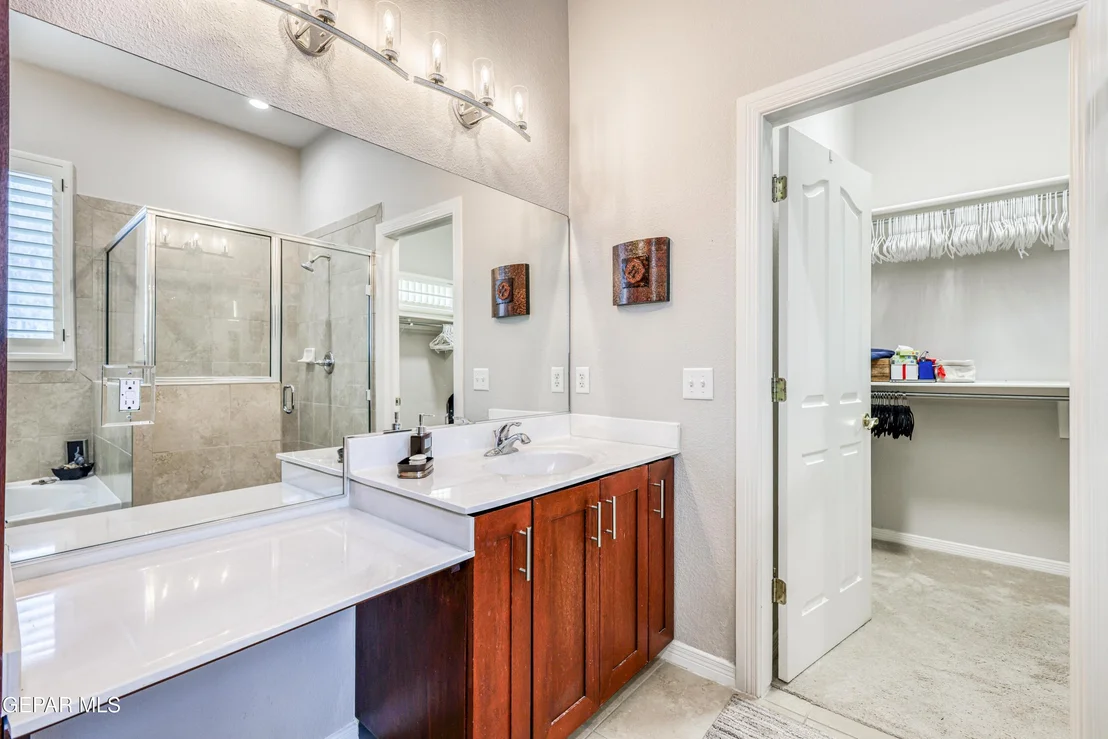 Photo of 7713 OAK LANDING Drive