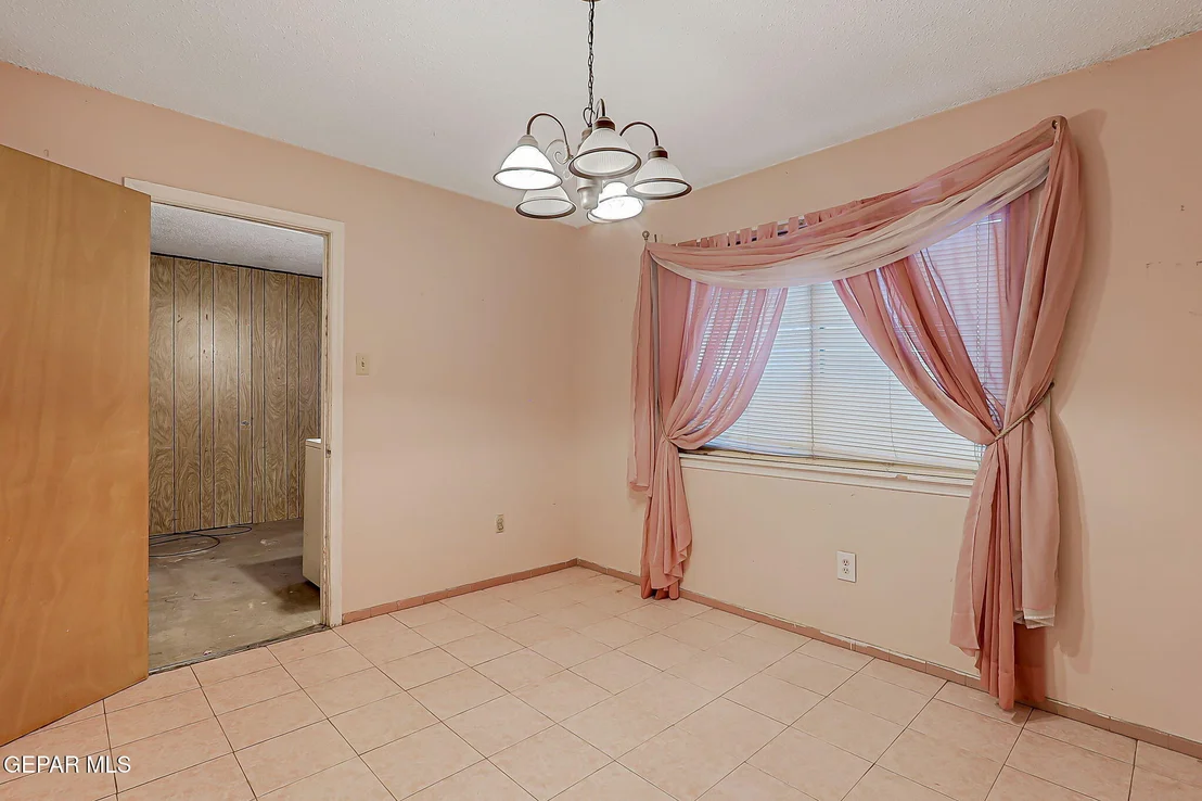 Photo of 7925 Broadway Drive