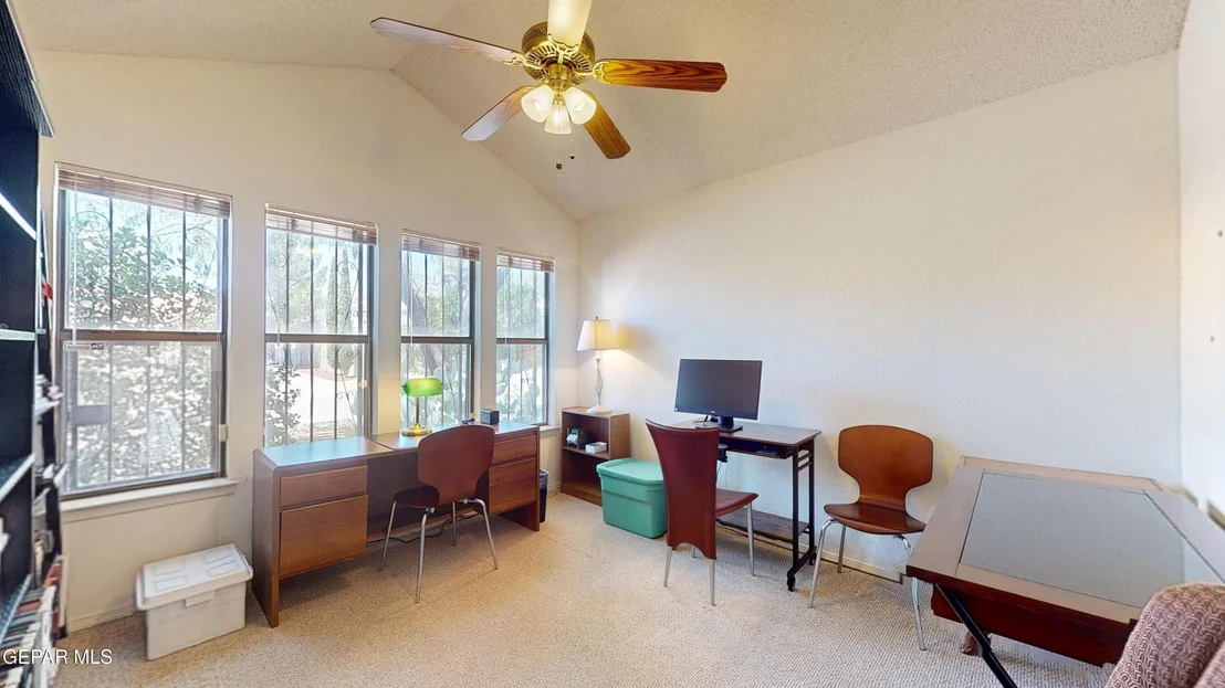 Photo of 724 CHELTENHAM Drive