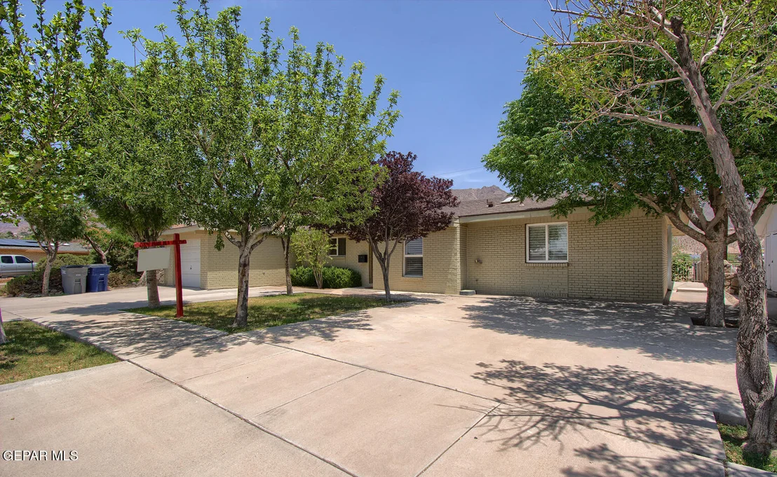 Photo of 5814 BEAUMONT Place