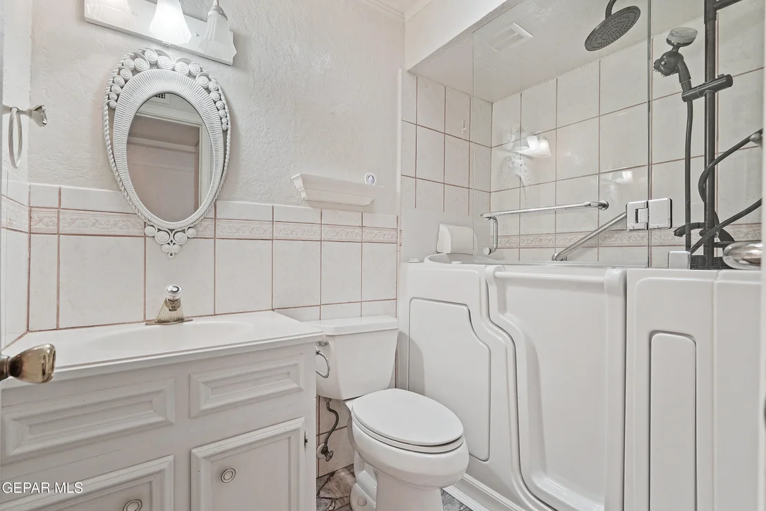 Photo of 2205 VILLA PLATA Drive