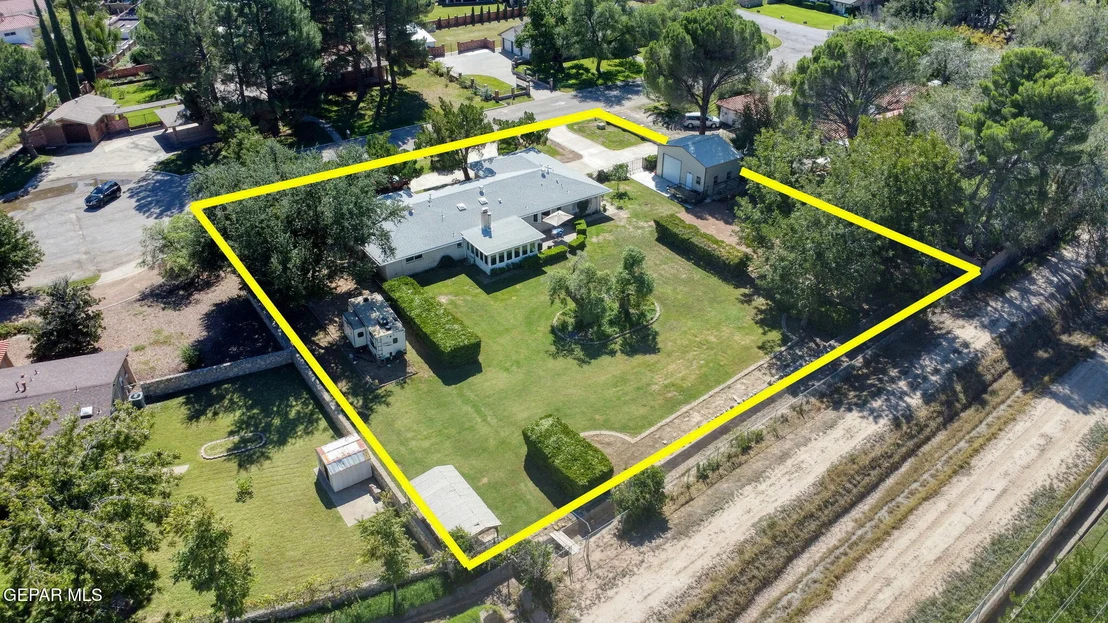 Photo of 717 LIVE OAK Drive