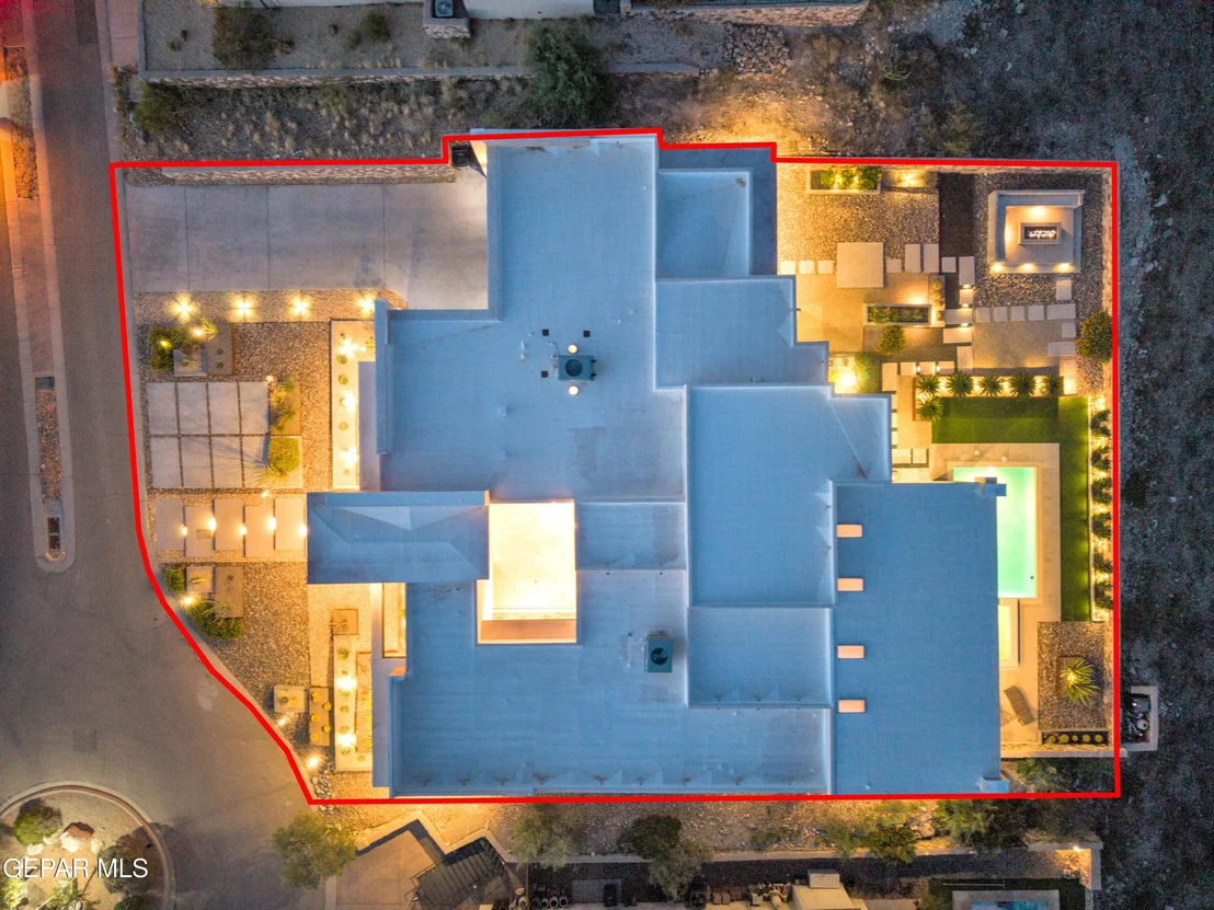 Photo of 386 ROCKY POINTE Drive
