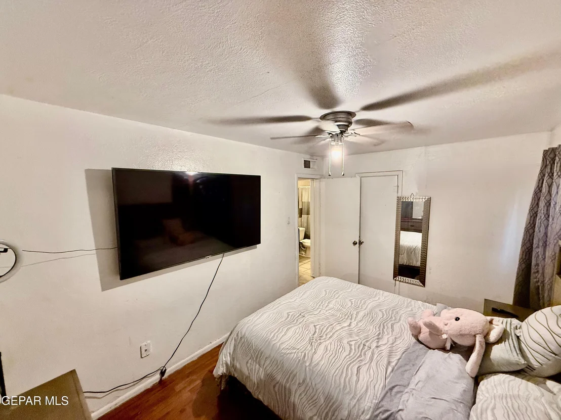 Photo of 5004 GLACIER PEAK Drive