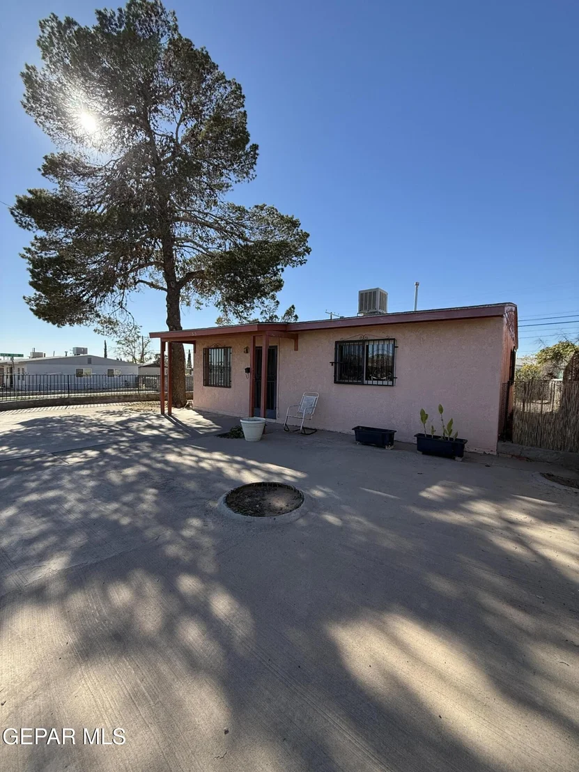 Photo of 813 Santa Barbara Drive
