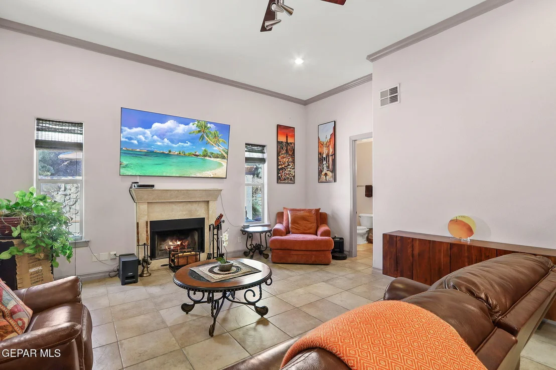 Photo of 6337 Franklin Bluff Dr Drive