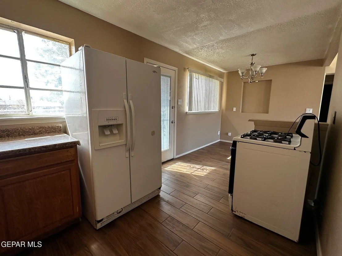 Photo of 8124 BURNHAM Road