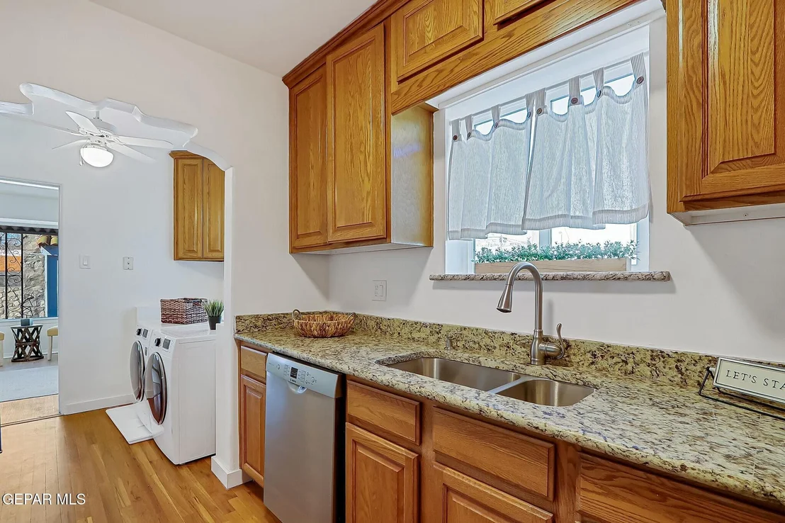 Photo of 601 E BALTIMORE Drive