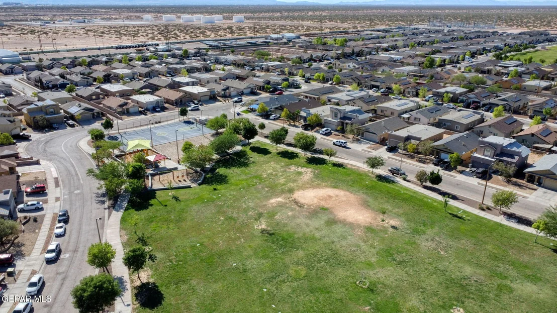 Photo of 12729 RAUL MENDIOLA Lane