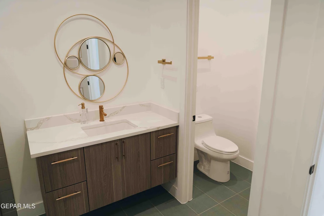 Photo of 653 BIR Circle