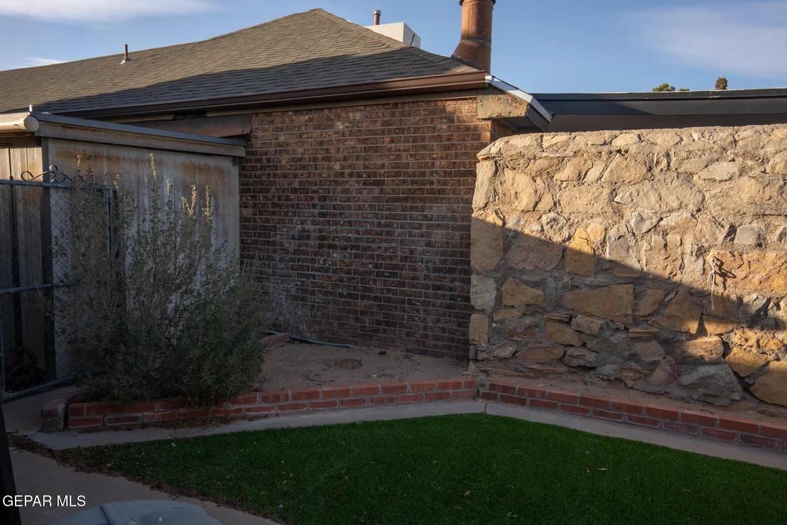 Photo of 1990 DANA BREE Drive