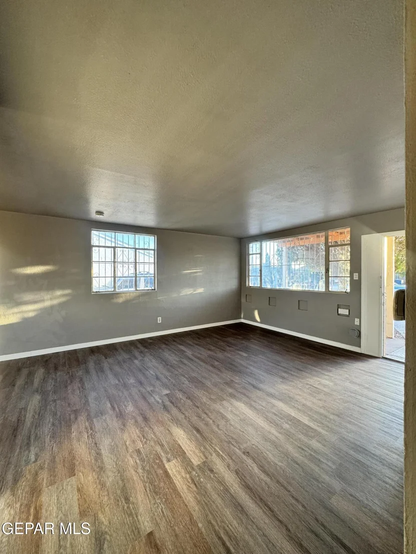 Photo of 828 OLSON Street