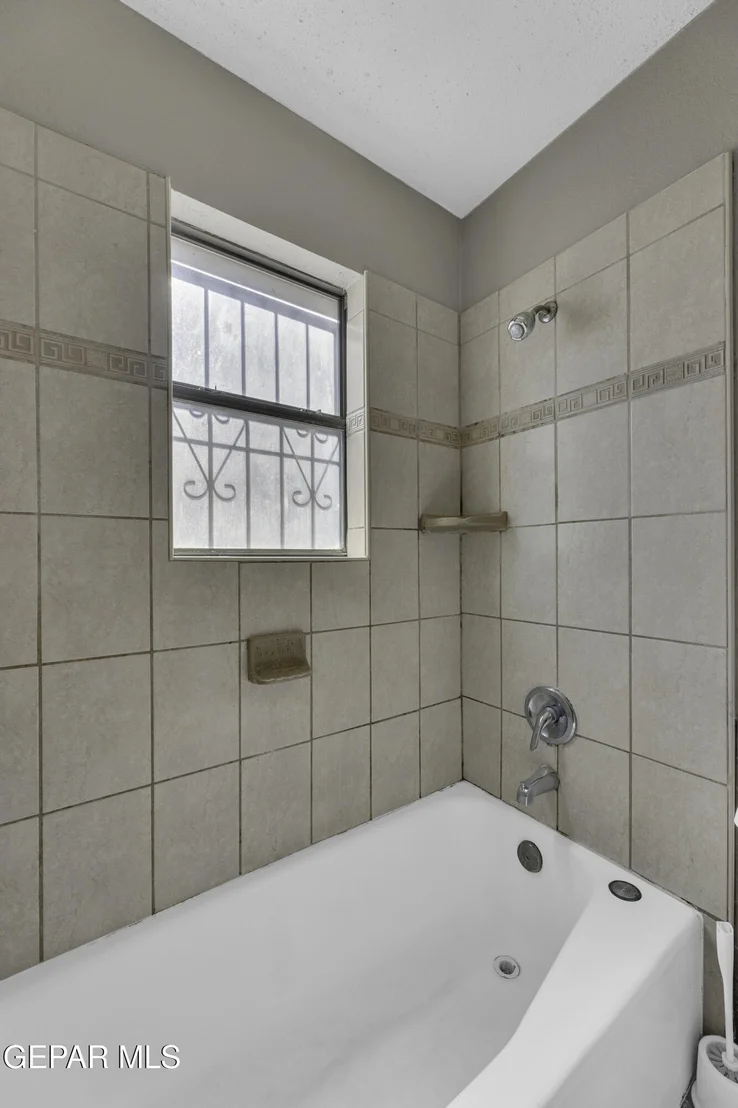 Photo of 2021 GREENLEE Drive