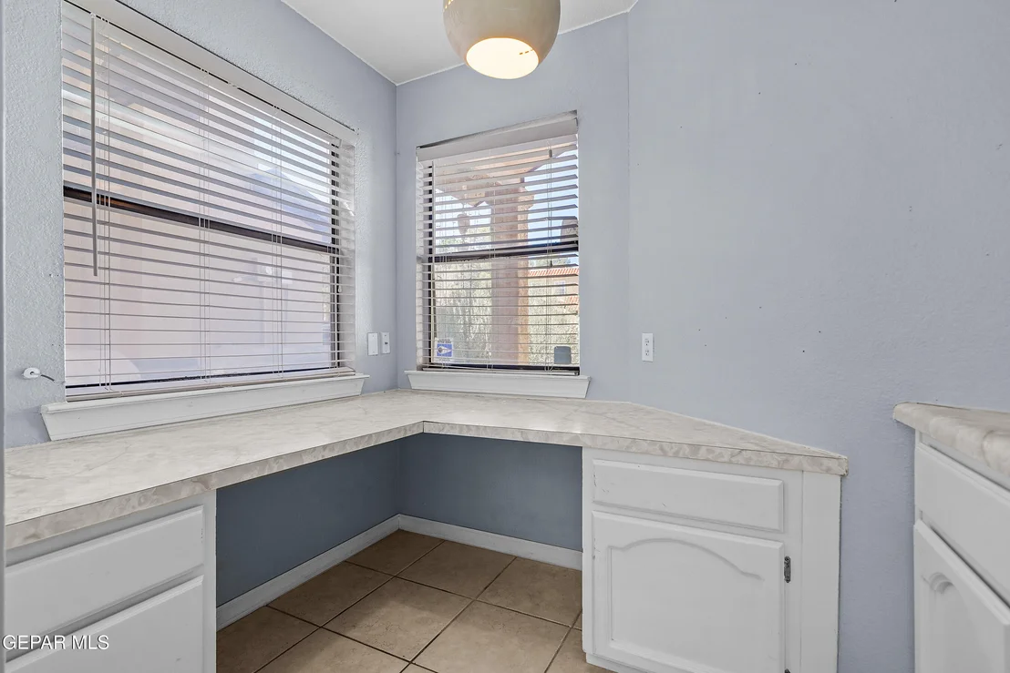 Photo of 6860 RIDGE TOP Drive