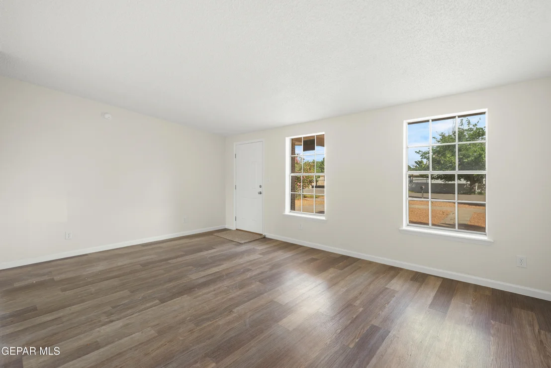 Photo of 305 CORVENA Way