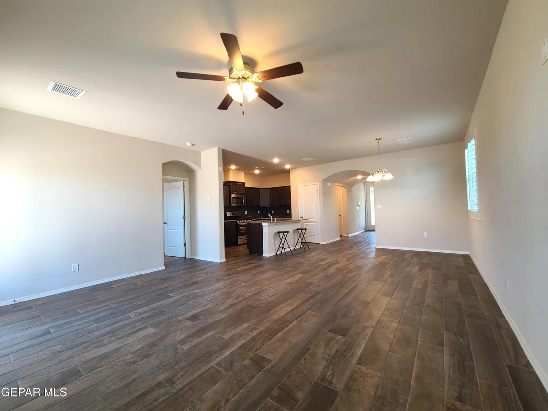 Photo of 7421 EAGLE VISTA Drive