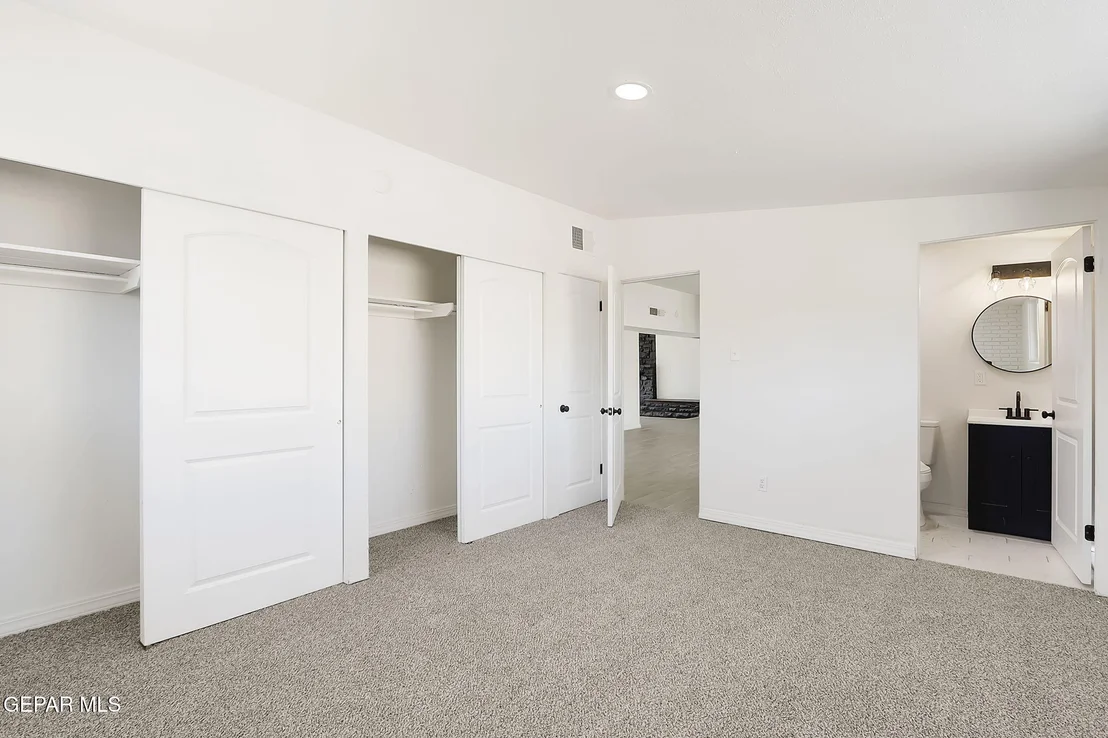 Photo of 5609 MARTIN Lane