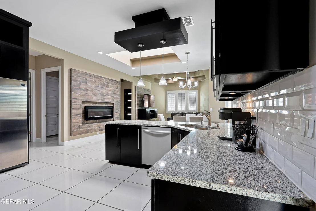 Photo of 917 Clapham Street