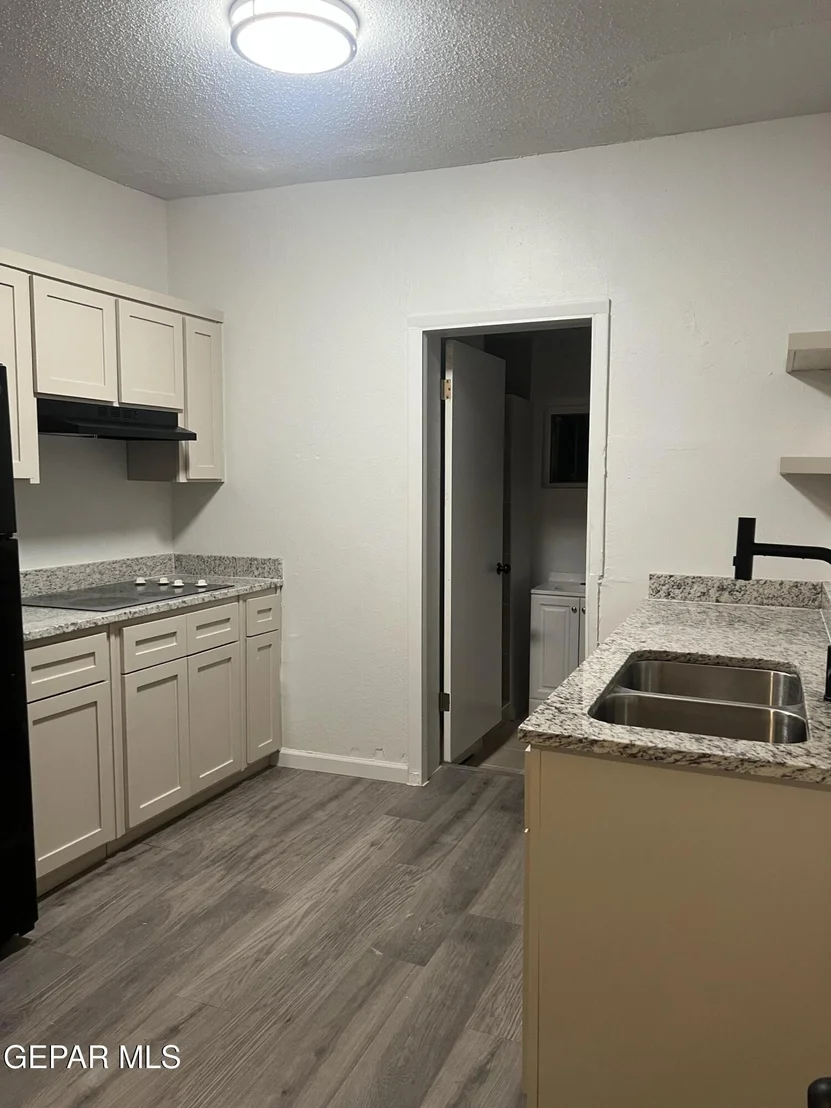 Photo of 507 E CLIFF Drive
