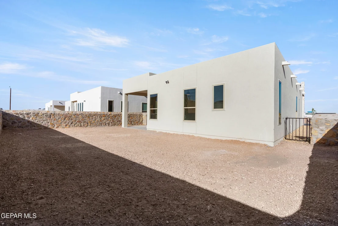 Photo of 617 Paseo De La Reina Street