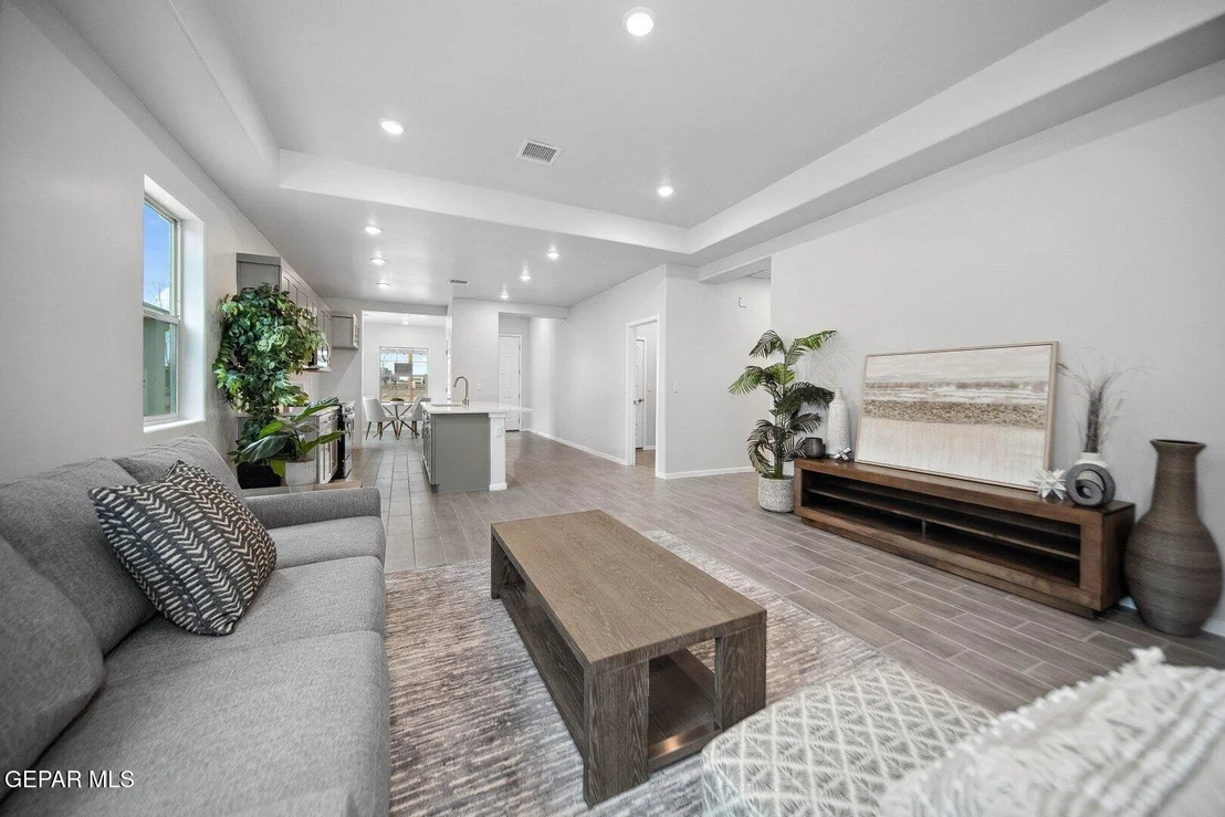 Photo of 14009 Thunder Sky Avenue