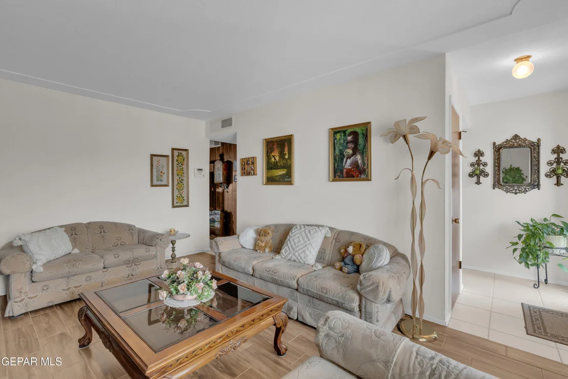Photo of 5009 MCCORMICK Lane