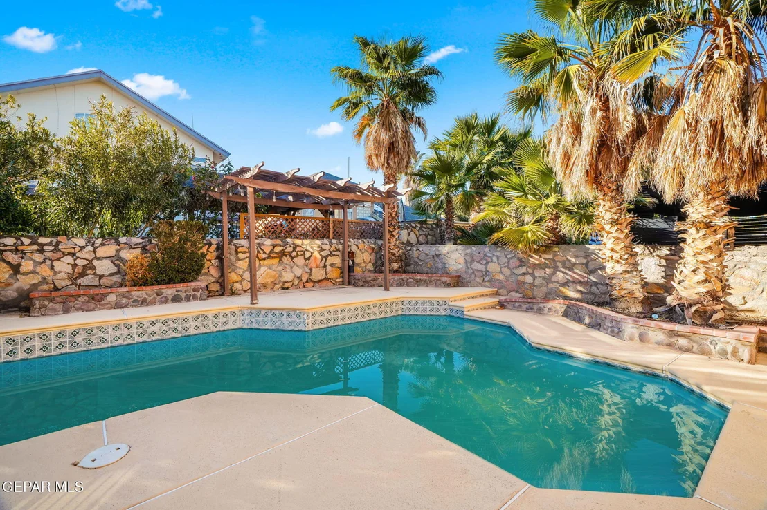 Photo of 2013 SHADOW RIDGE Drive