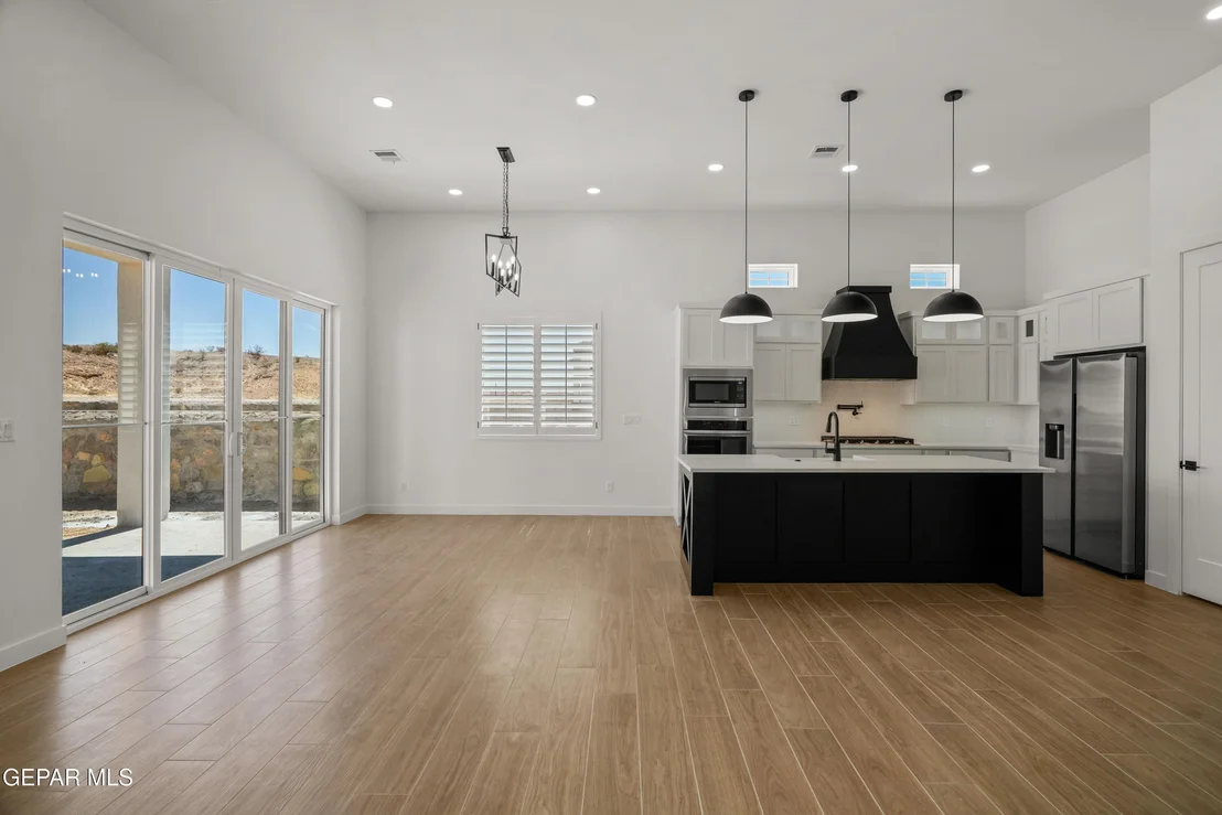 Photo of 15052 Laura Lane