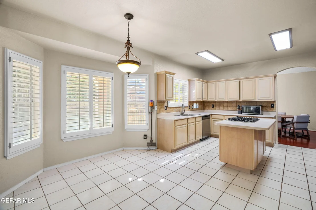 Photo of 2013 SHADOW RIDGE Drive