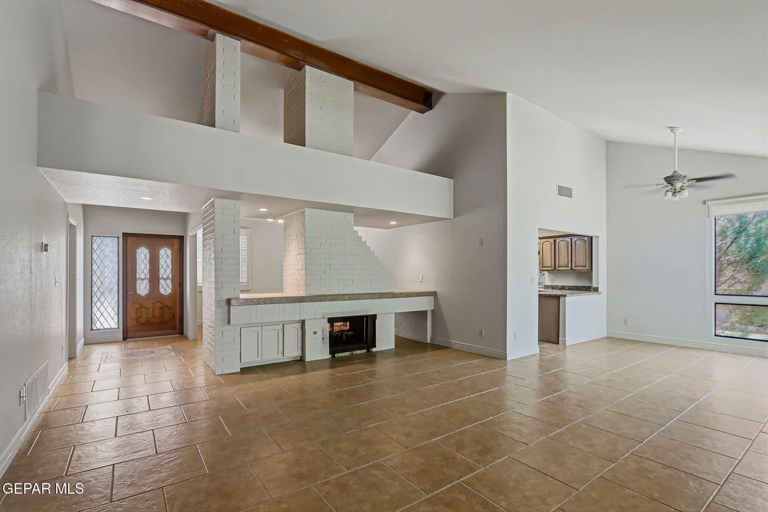 Photo of 1057 LOS JARDINES Circle