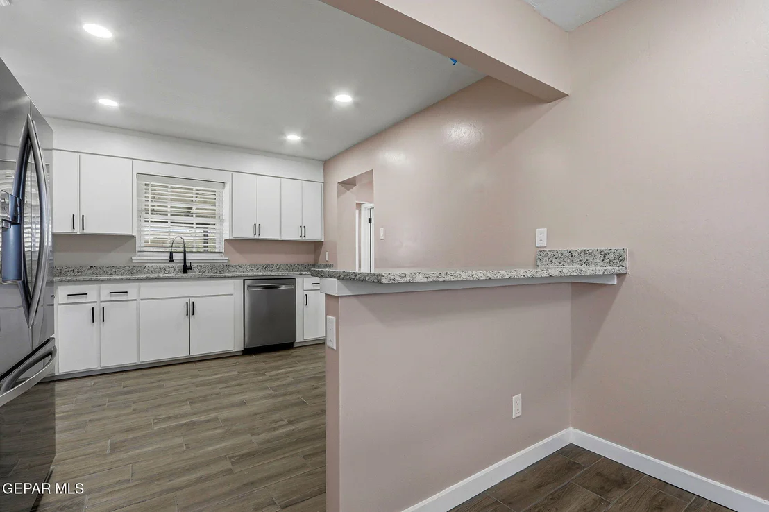 Photo of 5700 Lexington Road