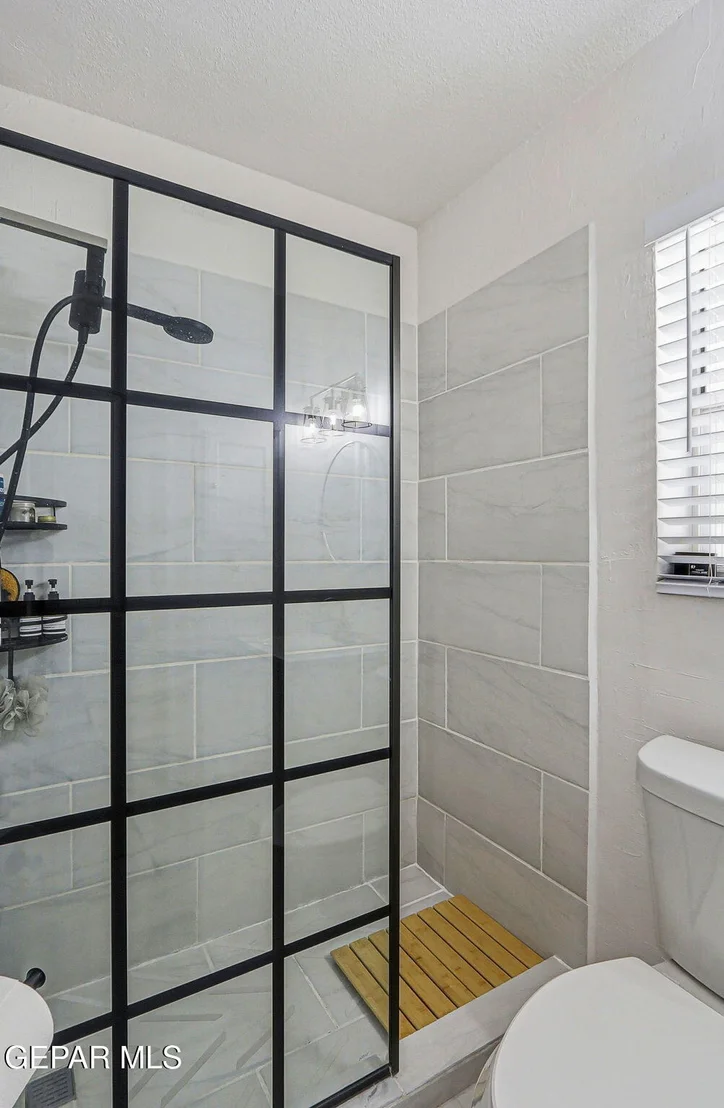 Photo of 2802 CASTLE HILL Circle