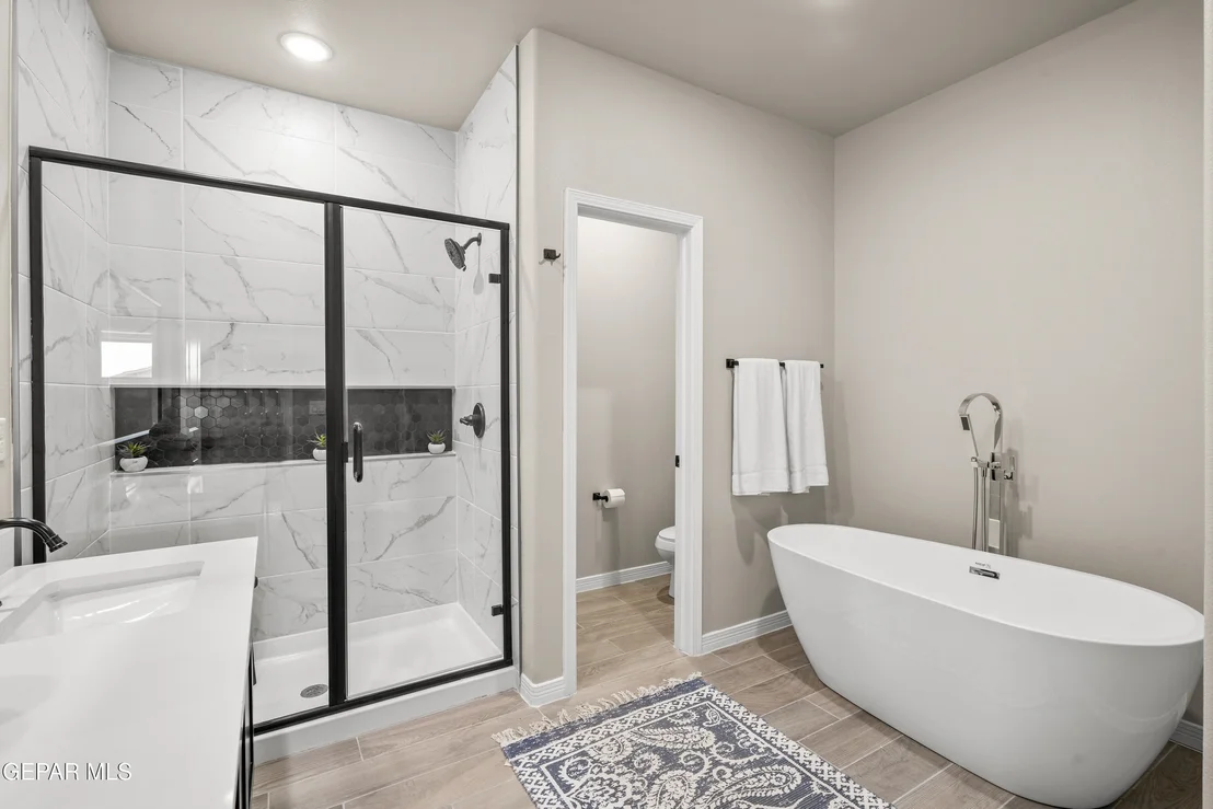 Photo of 12400 Amesbury