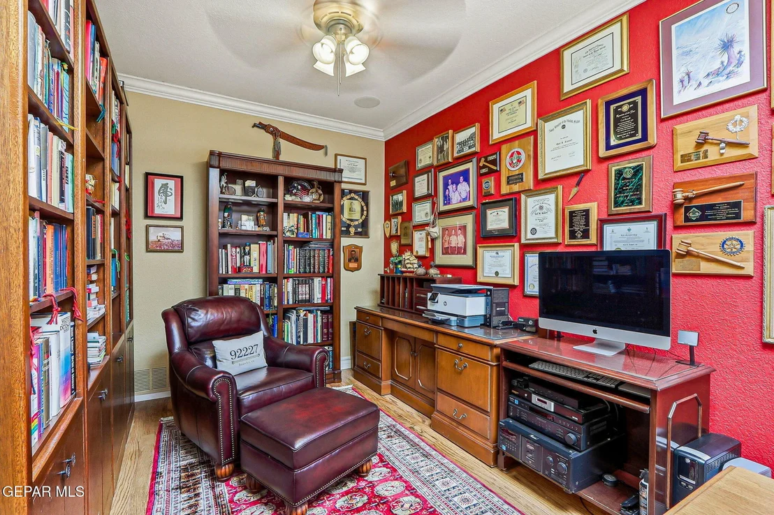 Photo of 1013 LOS JARDINES Circle