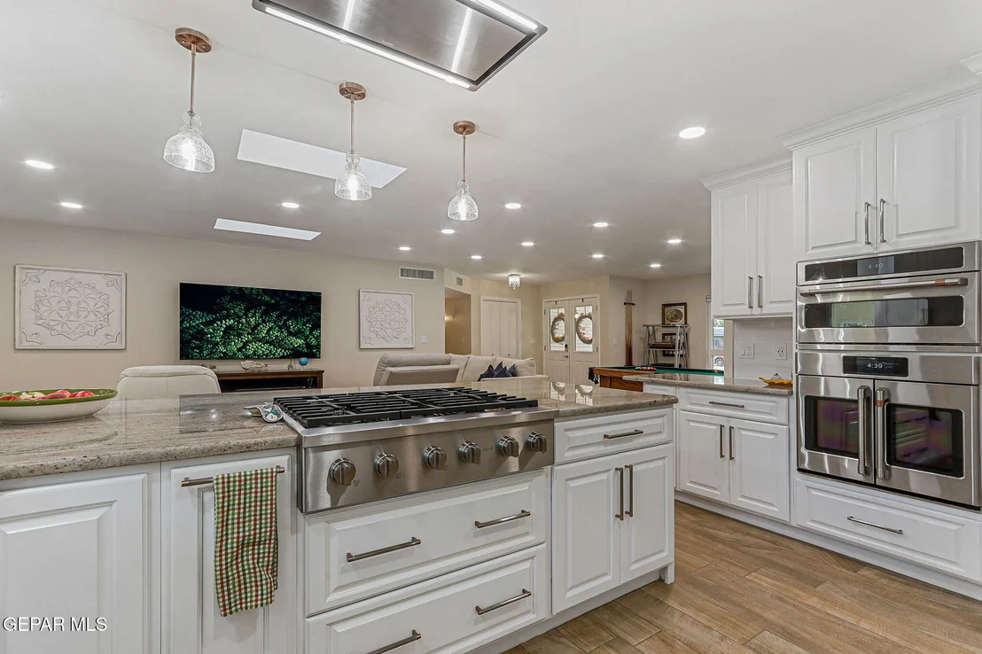 Photo of 717 LIVE OAK Drive