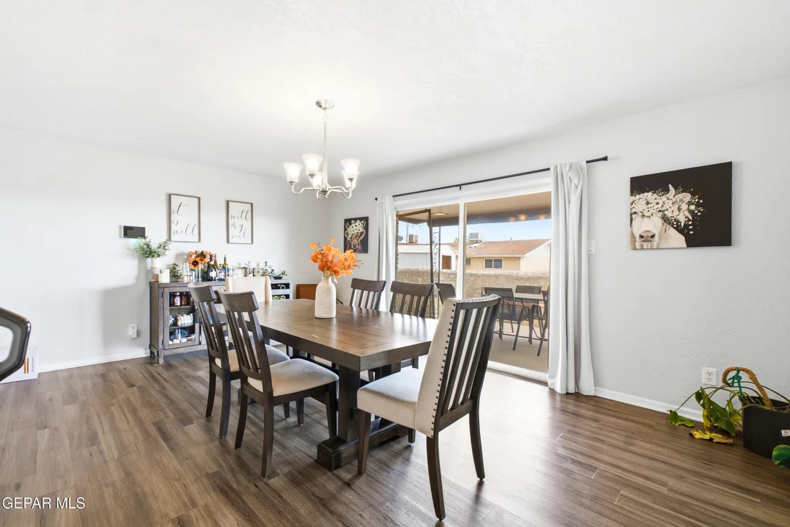 Photo of 224 VIKING Drive