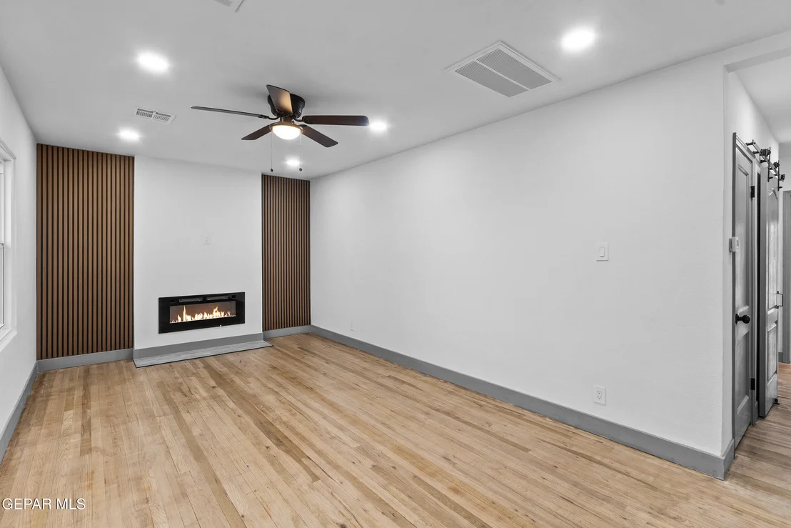 Photo of 3719 Jackson ave Avenue