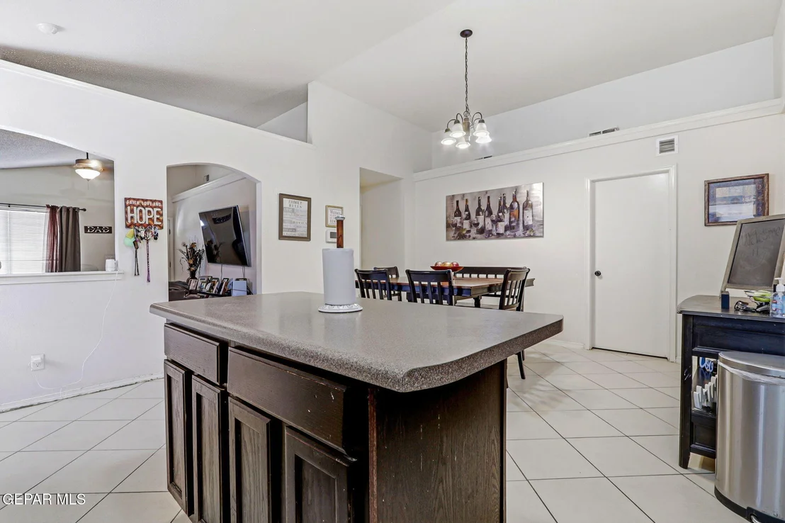 Photo of 616 VILLAS DEL VALLE Road