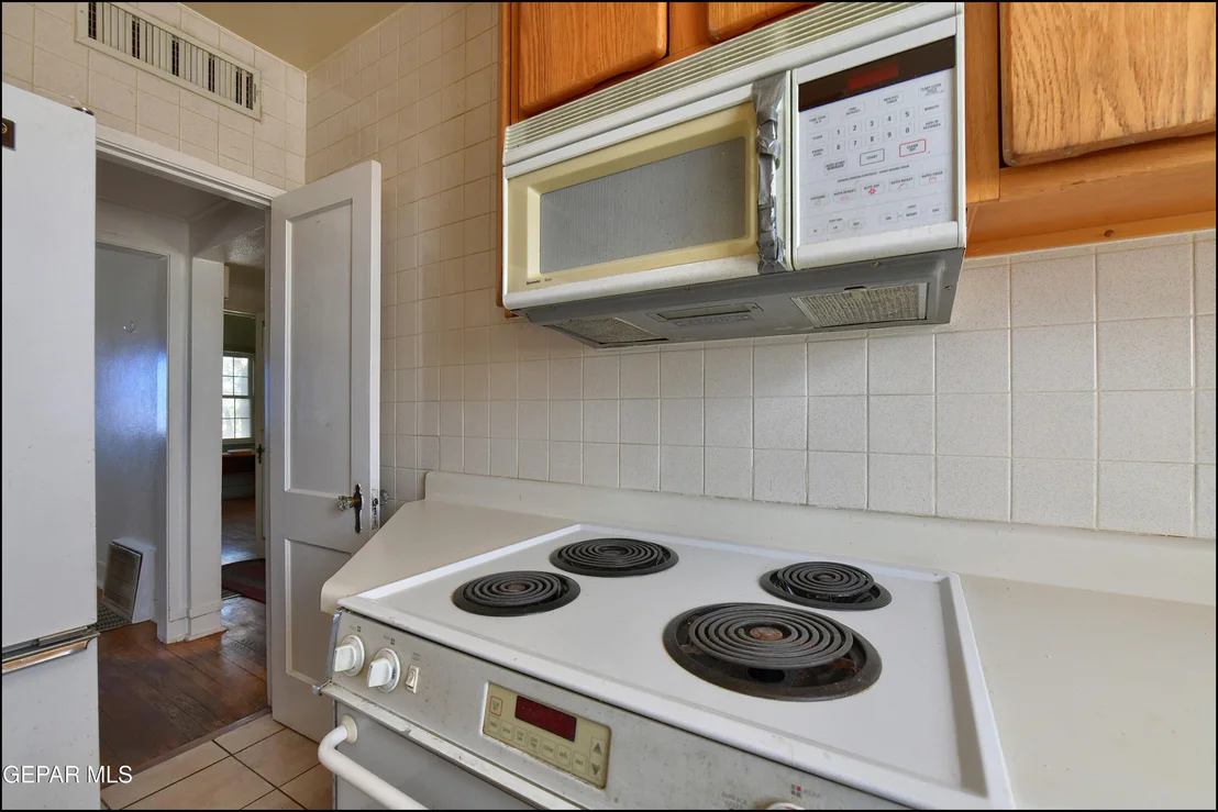 Photo of 912 MESITA Drive