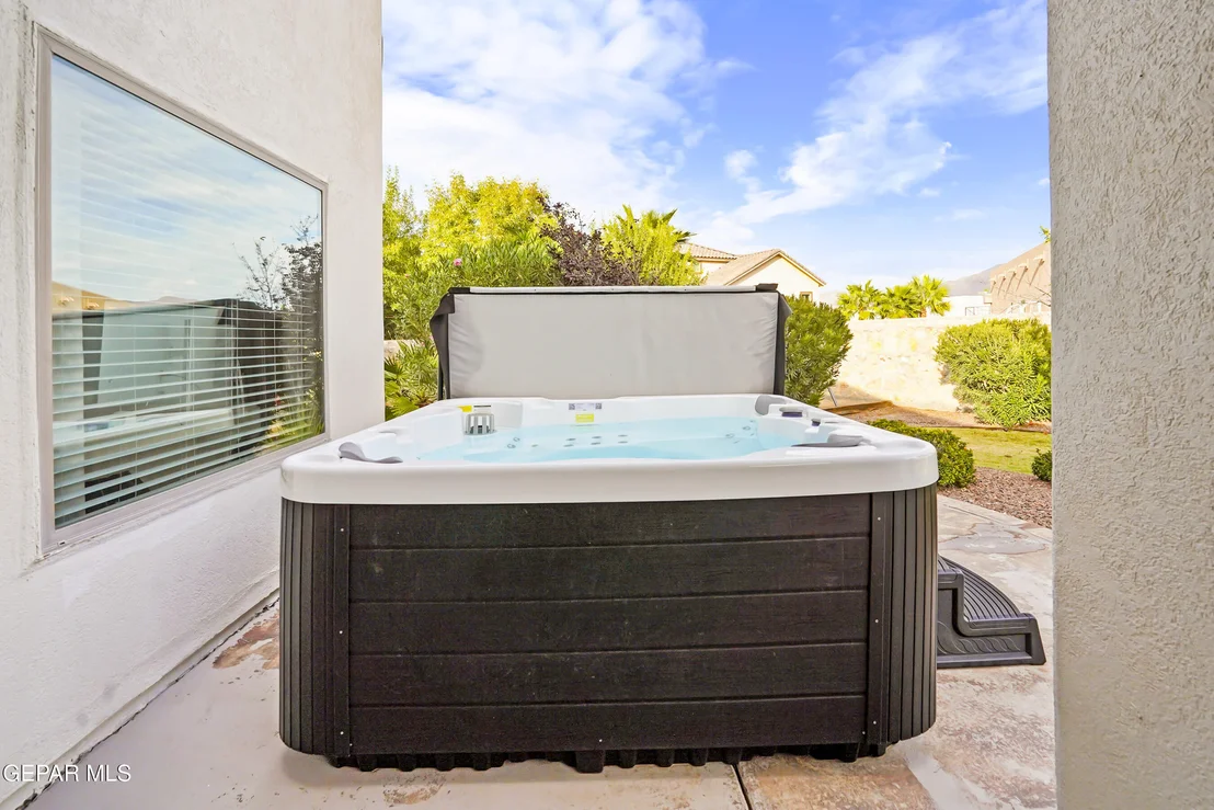 Photo of 5500 VALLEY OAK Drive