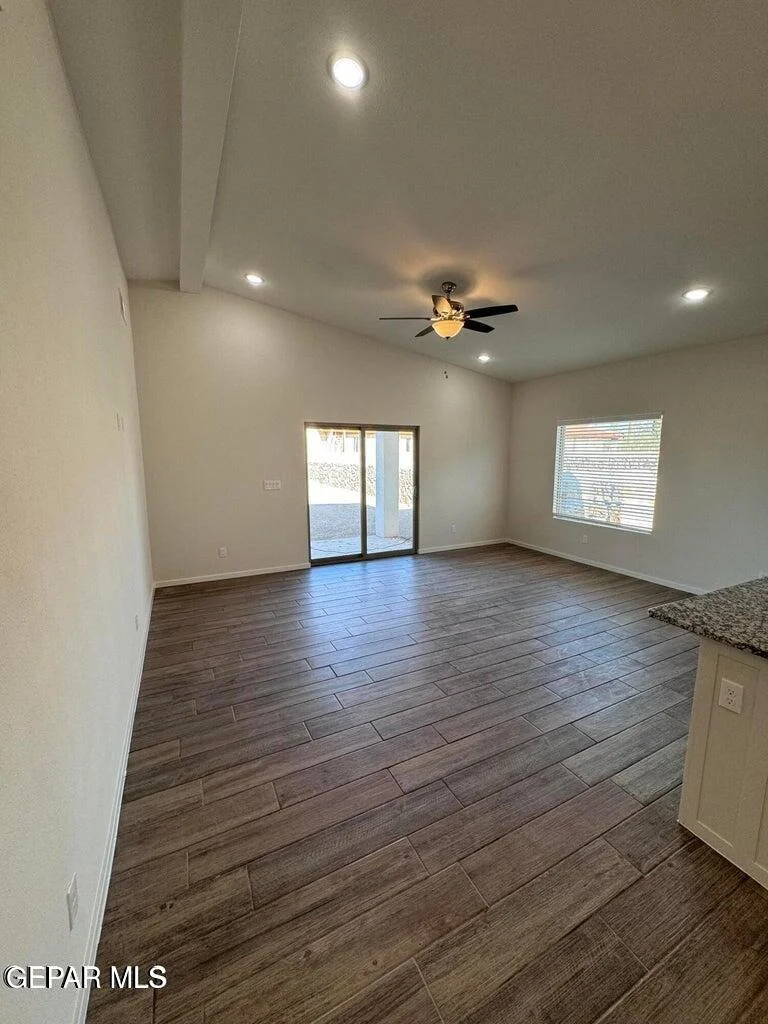 Photo of 975 Barbara Ave Avenue