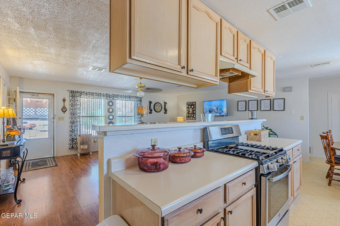 Photo of 1551 SEMINOLE Drive